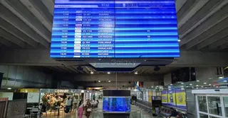 যুক্তরাষ্ট্রের অভিযান আতঙ্ক ও ভেনেজুয়েলাগামী ফ্লাইট বন্ধে ভোগান্তি চরমে